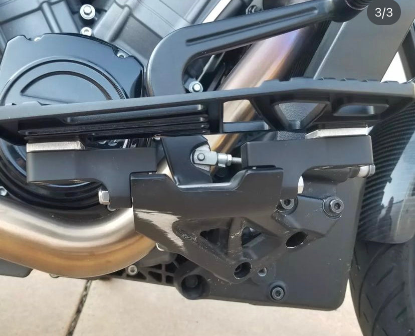 Floorboard riser plates